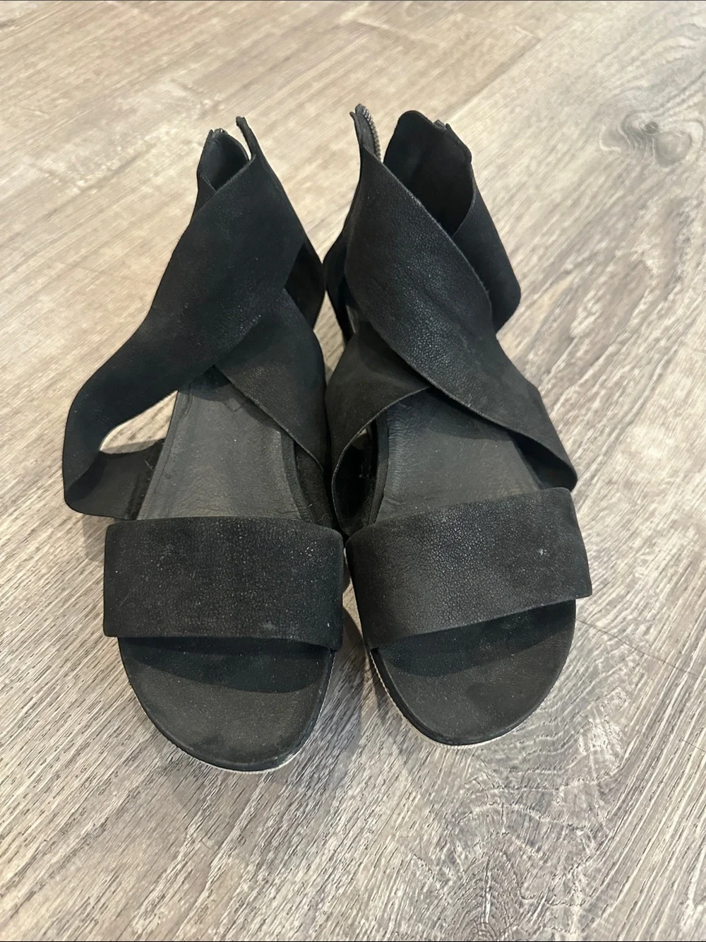 Eileen Fisher Black suede Wrap Sandal - size 7
